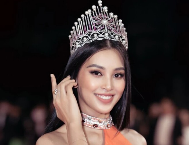 3 năm Tiểu Vy đăng quang Hoa hậu