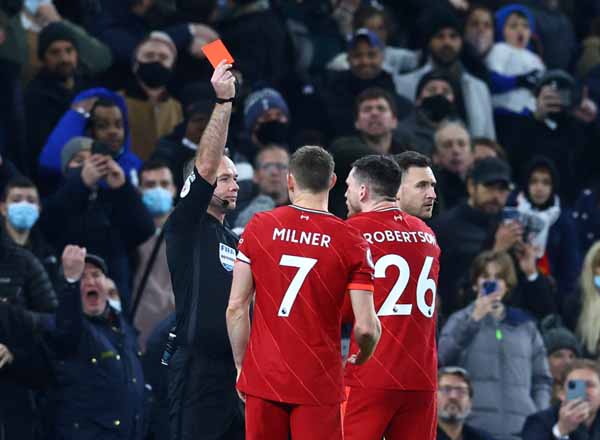 Robertson nhận thẻ đỏ, Liverpool bị Tottenham cầm hòa