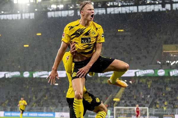 Rangnick giữ Cavani ở lại MU, Haaland phát biểu dậy sóng