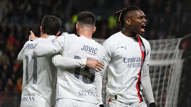 AC Milan lọt vào vòng 16 đội Europa League sau cuộc rượt đuổi tỷ số