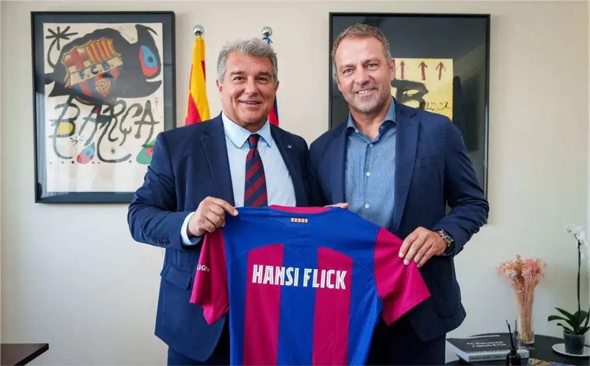 Barcelona công bố tân HLV trưởng