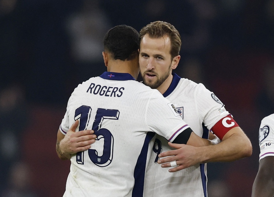 Kane vượt mặt Pele