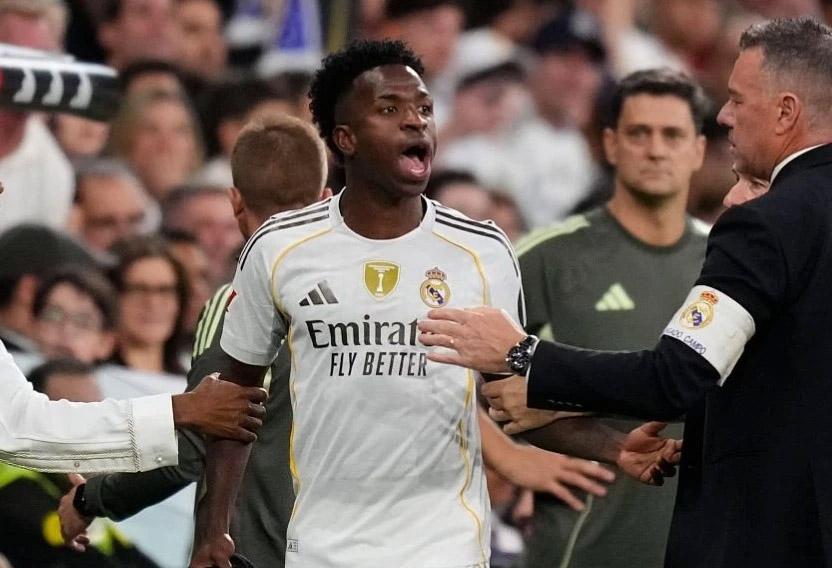 HLV Alonso ra phán quyết về Vinicius