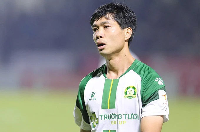 Khi nào Công Phượng trở lại thi đấu?