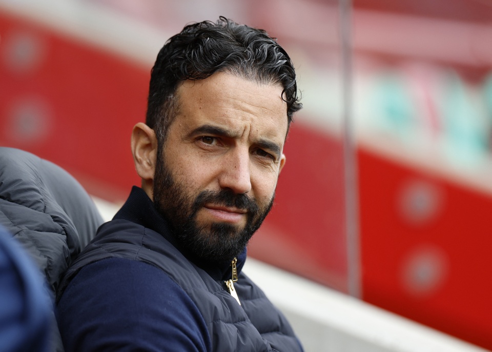 Tiền thưởng 100 triệu bảng chờ MU