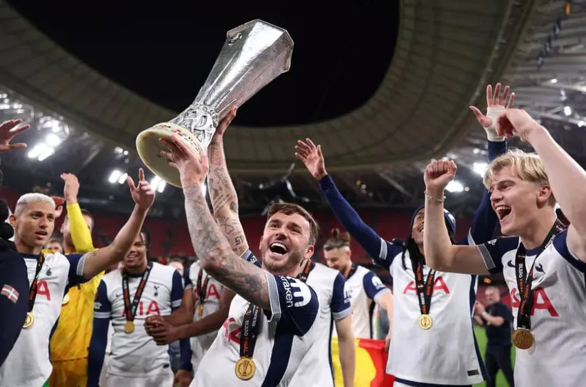 Hạ MU, Tottenham vô địch Europa League
